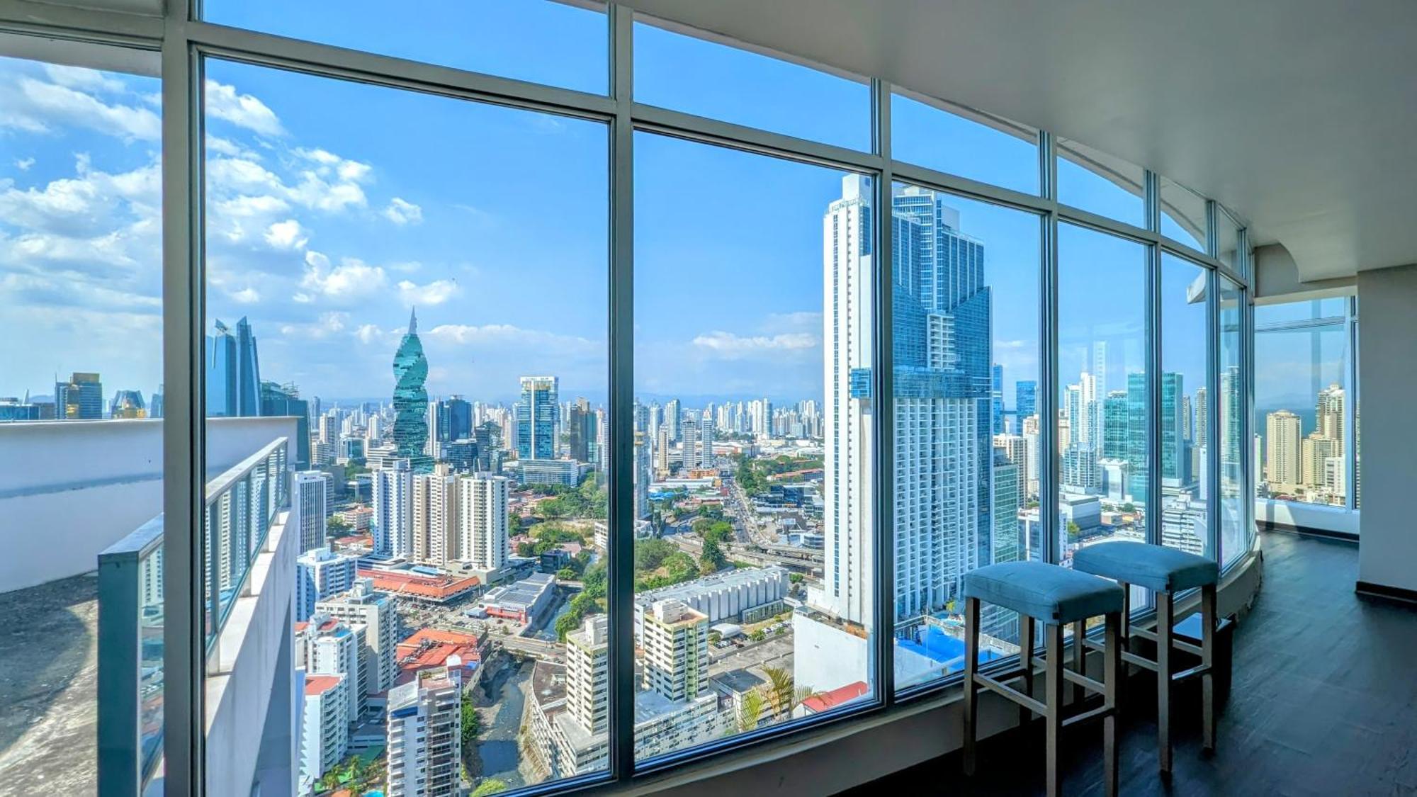 Apartamento Yc 2301-b L En Av Balboa
