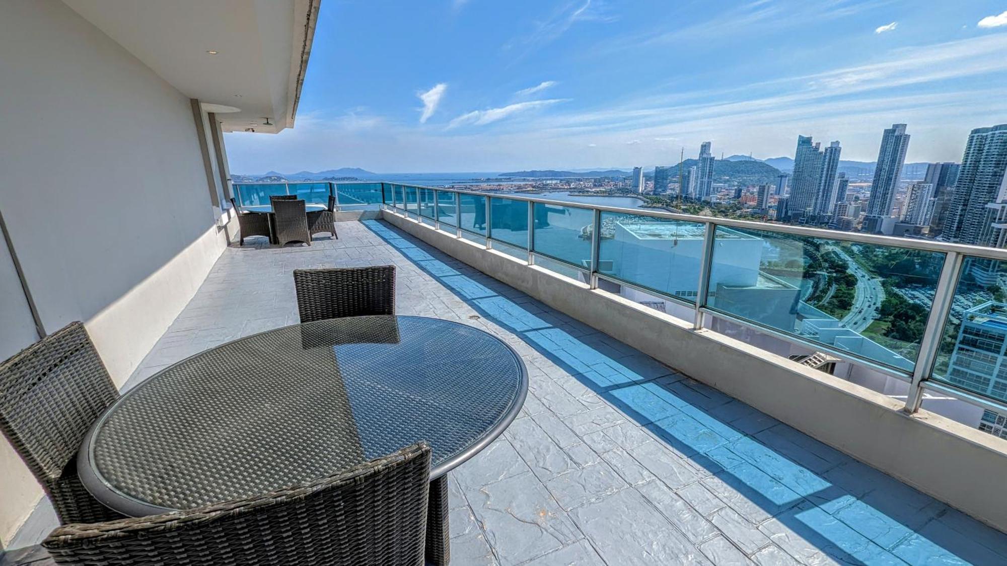Apartamento Yc 2301-b L En Av Balboa Ciudad de Panamá